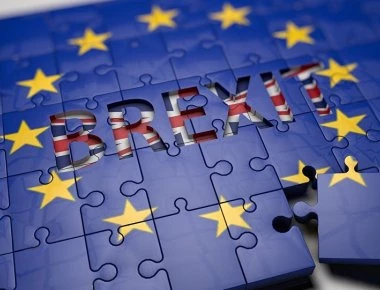 Έγγραφο-φωτιά για το Brexit διέρρευσε στο Λονδίνο: «Η ΕΕ θα διατηρήσει τον τελωνειακό έλεγχο»